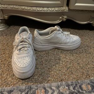 WOMEN'S NIKE COURT VISION ALTA LEATHER PLATFORM SNEAKERS